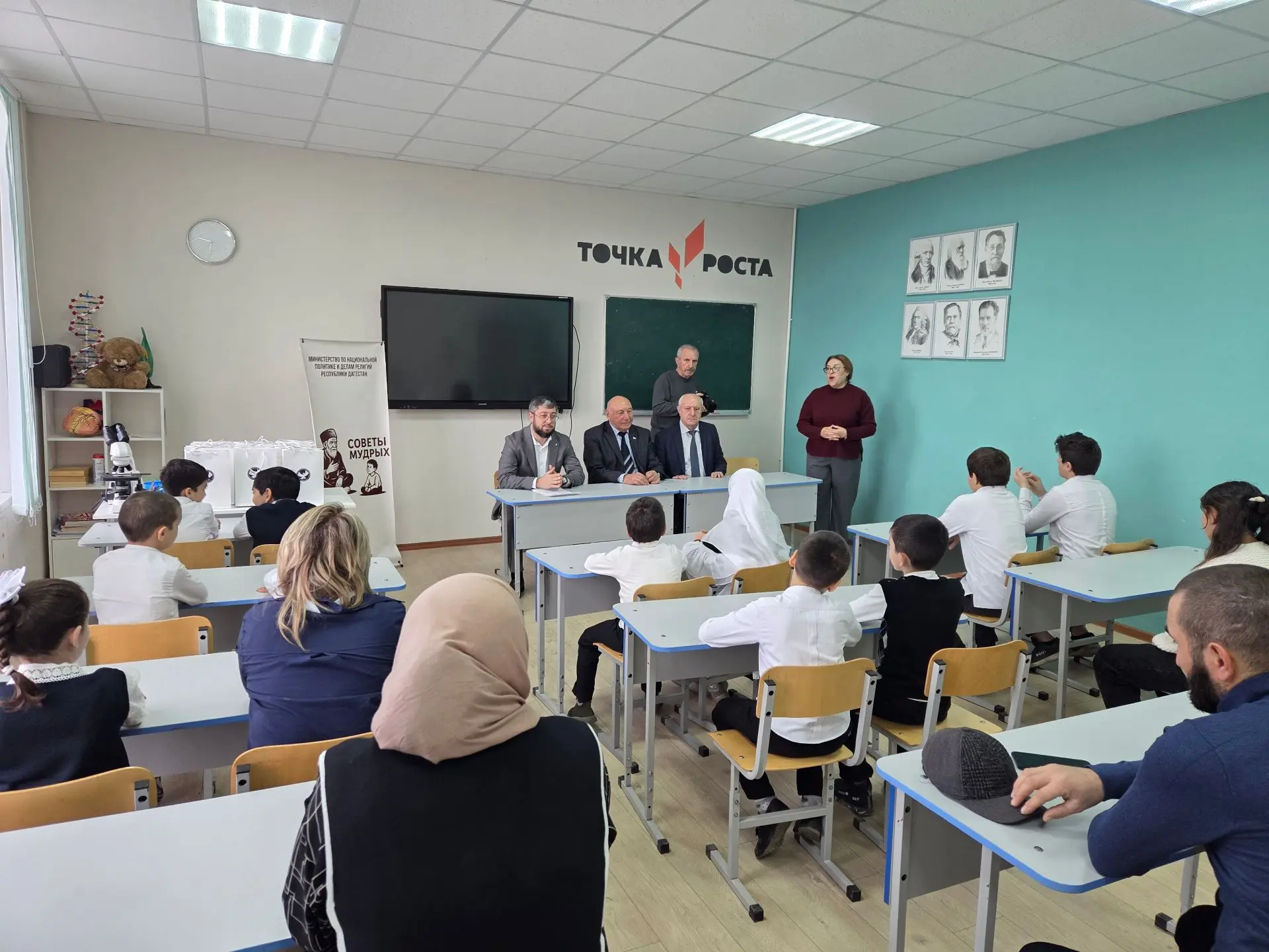 Старейшины Дагестана поделились опытом со школьниками в рамках проекта «Советы мудрых»